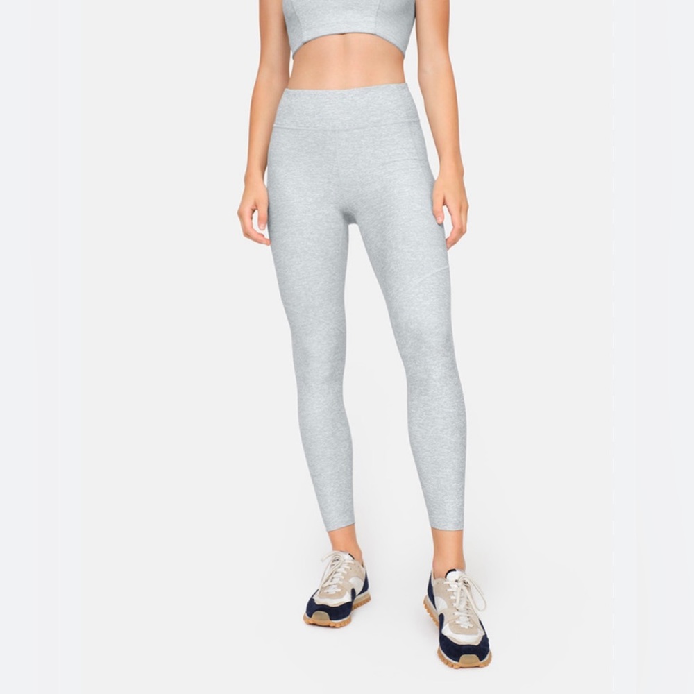 OUTDOOR VOICES LEGGINGS IN LIGHT GREY SIZE MEDIUM